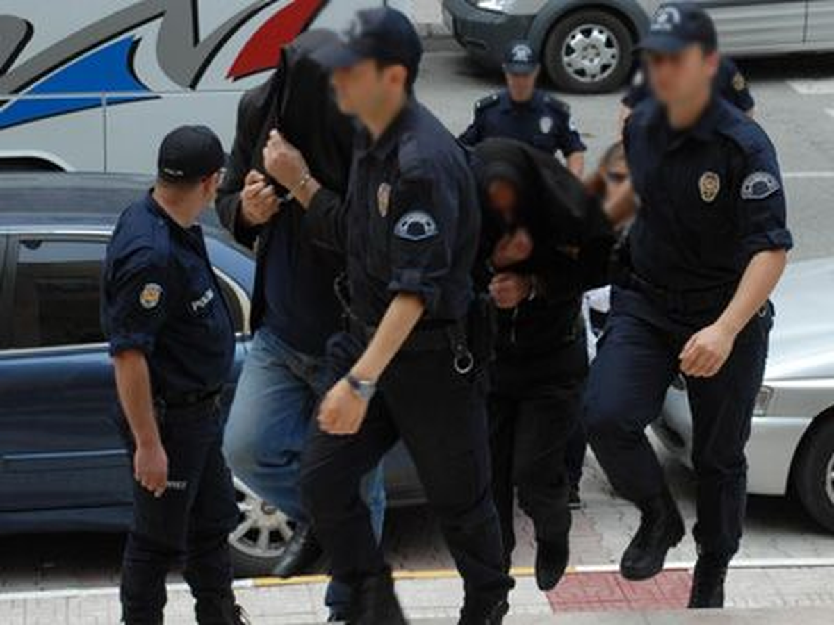 Otele Fuhuş Baskını: 11 Gözaltı