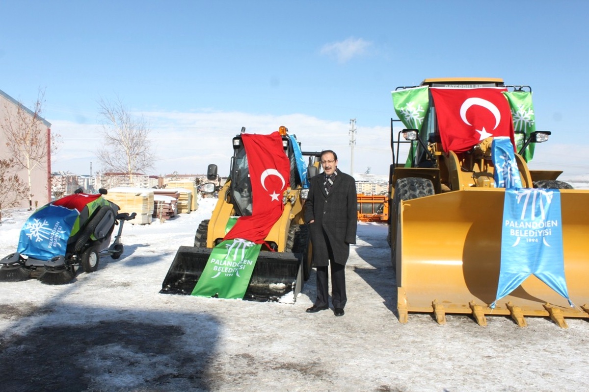 Palandöken Belediyesi, Üç Yeni İş Makinesi Aldı