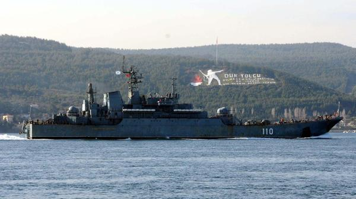Rus Savaş Gemileri Çanakkale Boğazı\'ndan Geçti