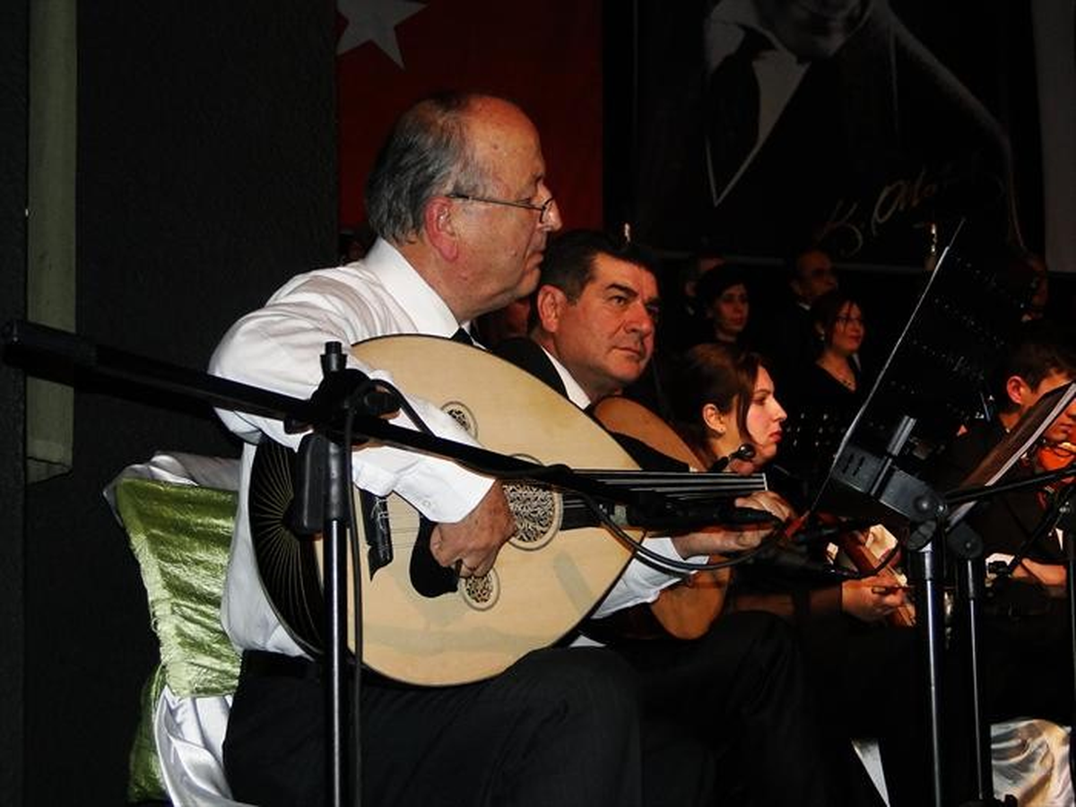 Salihli\'de Yeni Yıl Konseri Düzenlendi