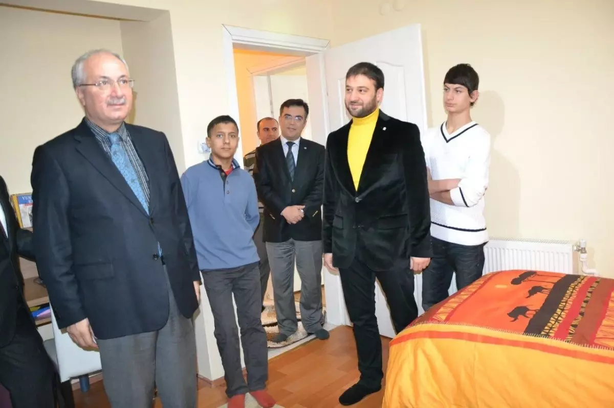 Vali Daşöz, Mesir Genç-Çocuk Evini Ziyaret Etti