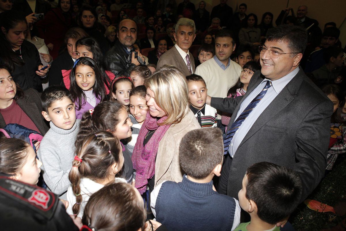 Yeni Mezun Olan 300 Kaşif Belgelerini Aldı