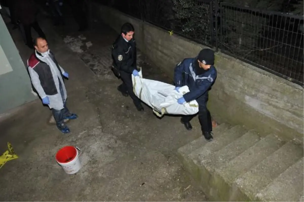 Aile Katliamında Tüm Şüpheler Kayıp Babanın Üzerinde