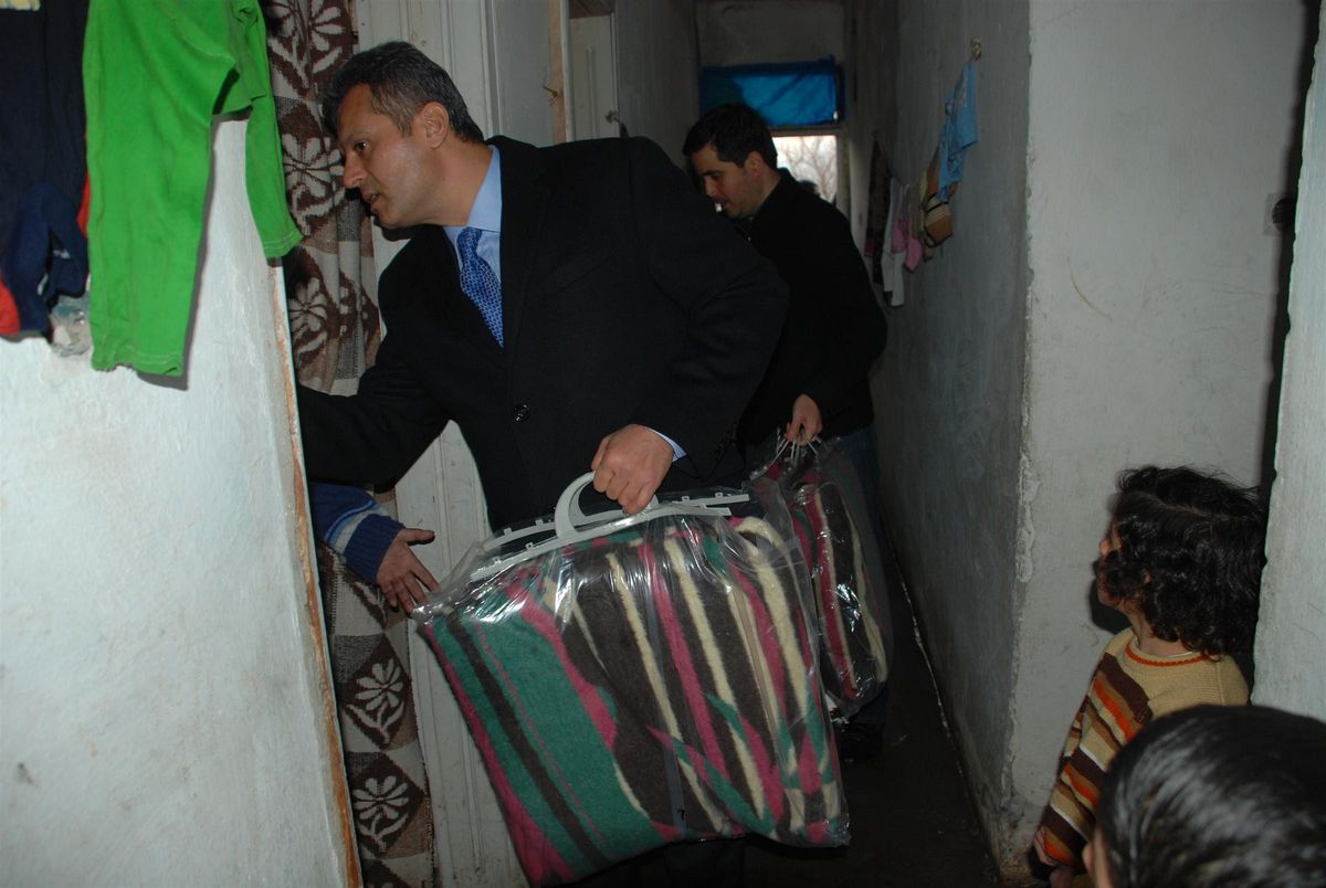 AK Parti\'li Öntürk, Suriyeli Mültecileri Ziyaret Etti