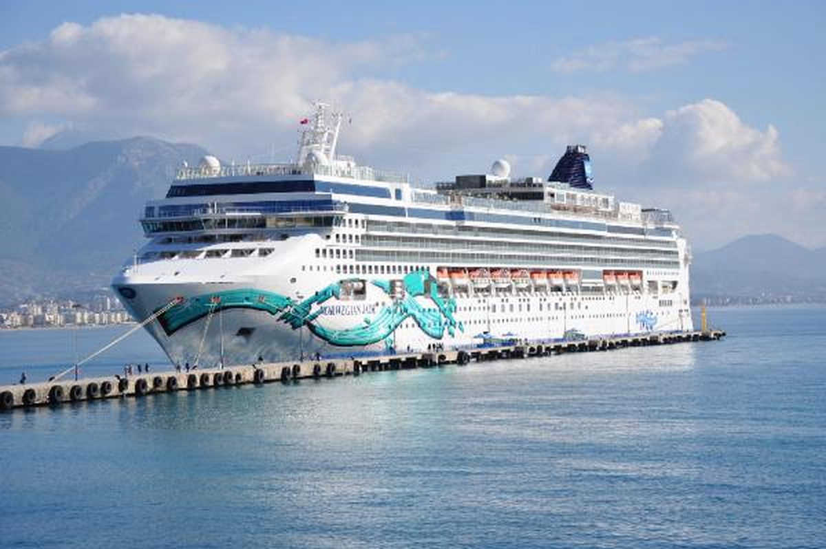Alanya\'ya Denizden 2 Bin 78 Turist Geldi