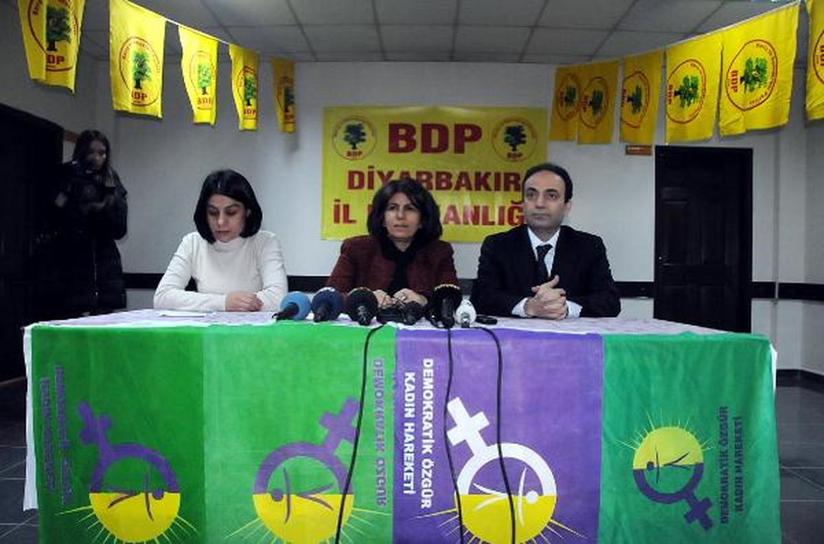 "Barış İçin Beyaz Kaşkol Takacağız"