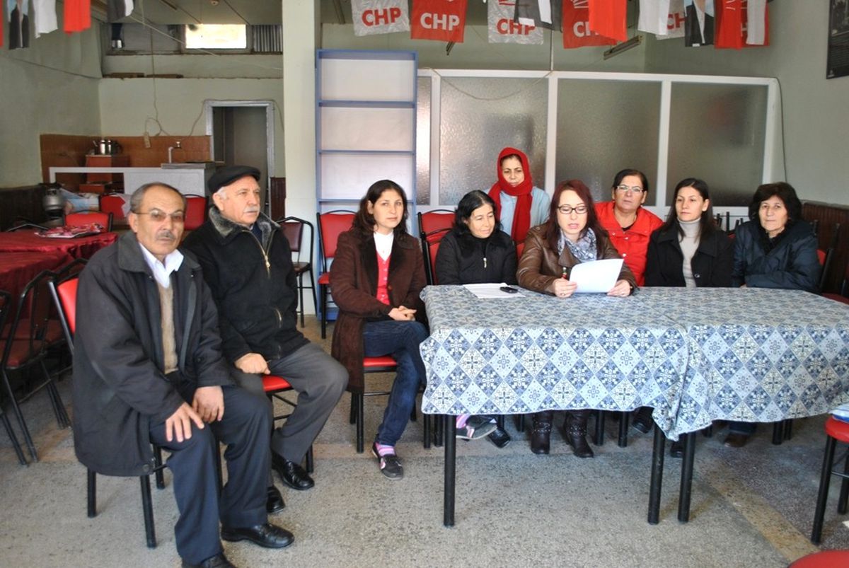 CHP\'li Kadınlar Selendi\'de Kapı Kapı Dolaşacak