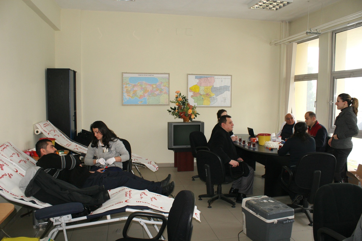 Düzce Valilik Personelinden Kan Bağışı
