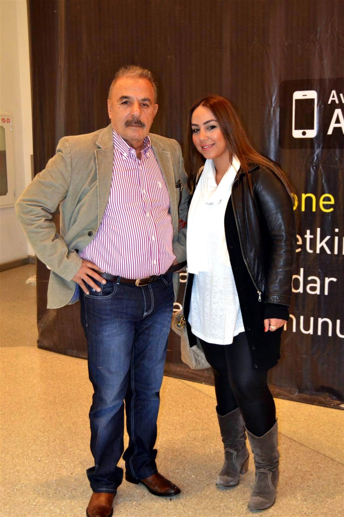 Ferdi Tayfur\'dan Kuaför Yeğenine Destek
