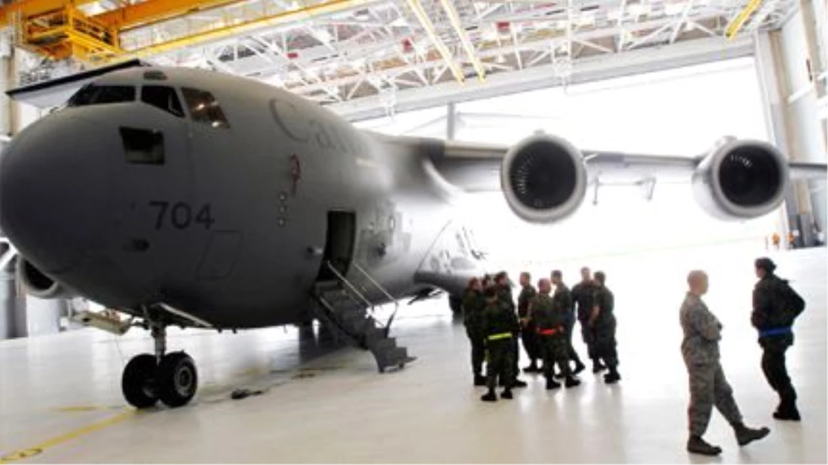 Kanada Mali\'ye Askeri Nakliye Uçağı Yolluyor