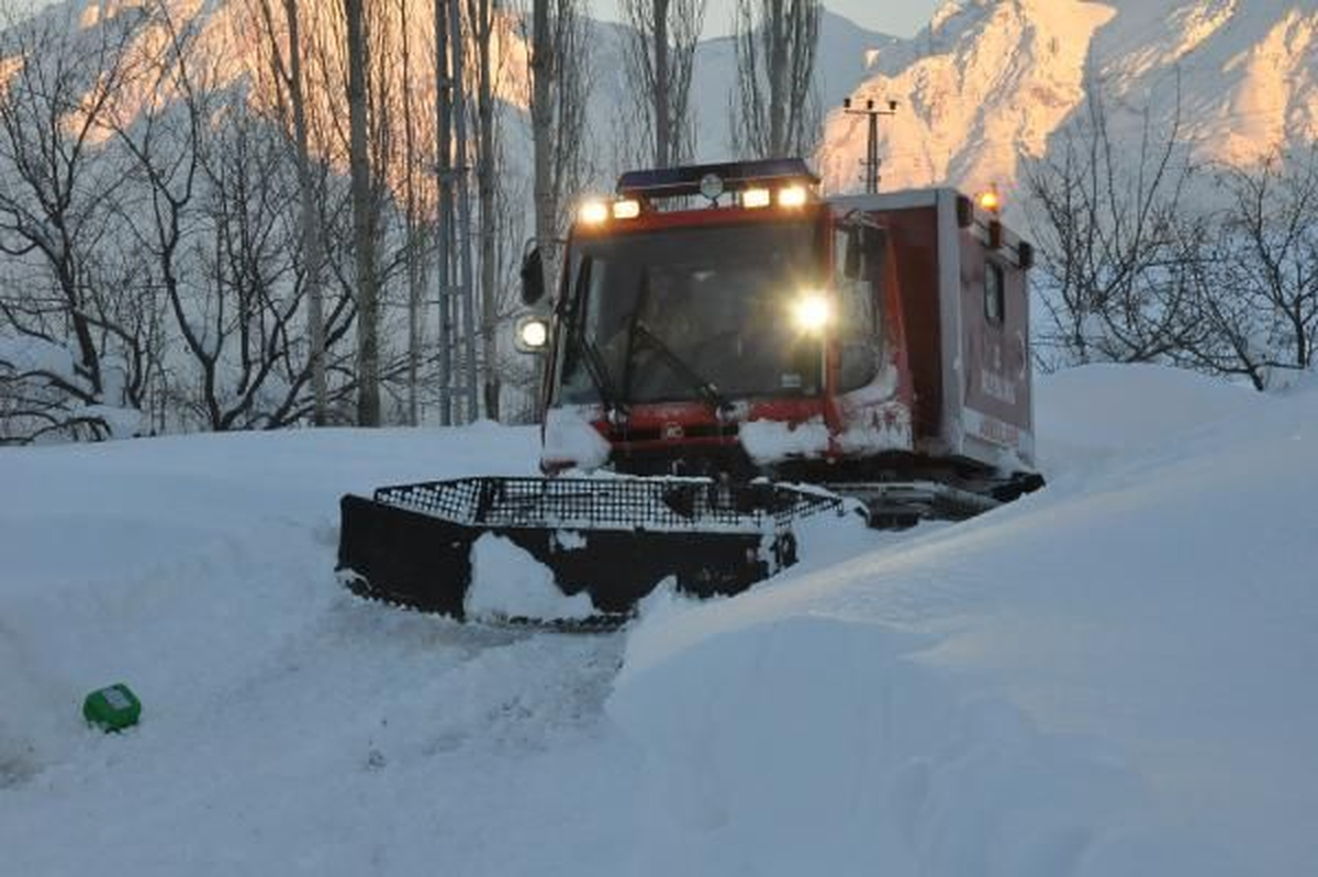 Kapalı Köy Yollarından 157 Hasta Kurtarıldı