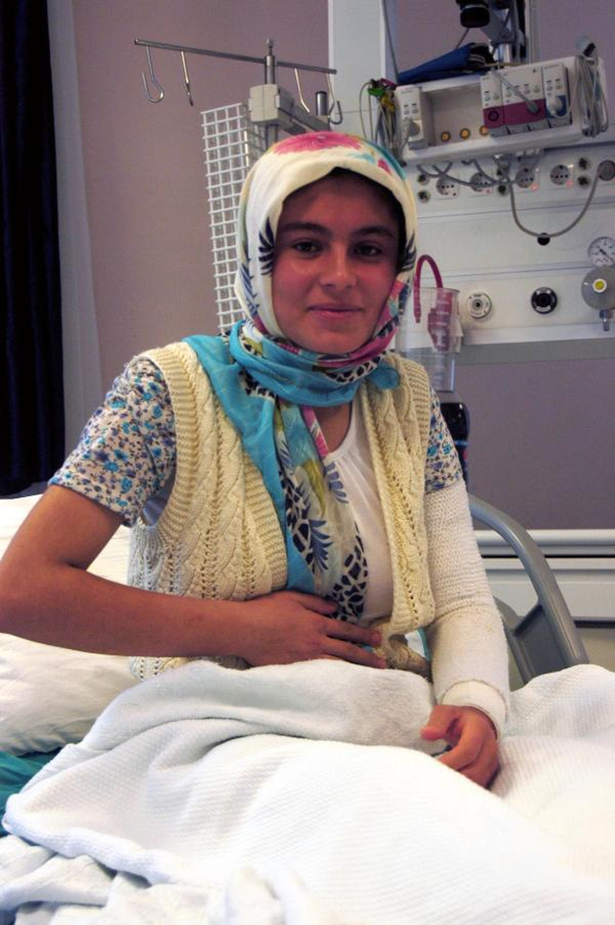 Kolonya ile Sobayı Tutuşturmaya Çalışan Hamile Kadın, Ölümden Döndü