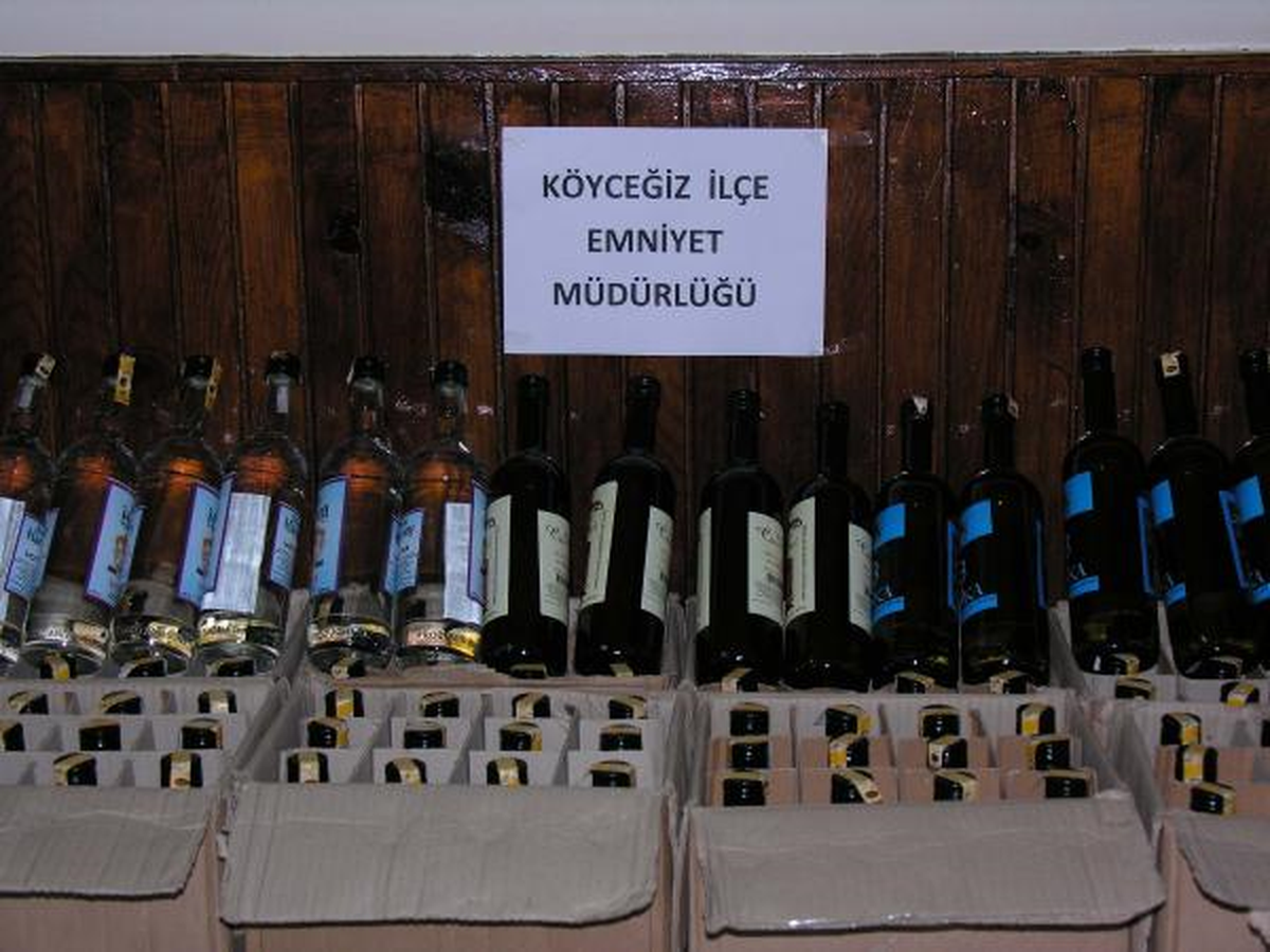 Köyceğiz\'de 102 Şişe Kaçak İçki Ele Geçirildi