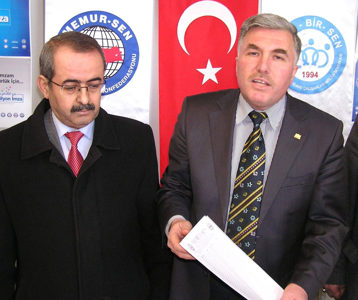 Memur Sen\'in "Başörtüsü Serbestliği" Kampanyasına Destek