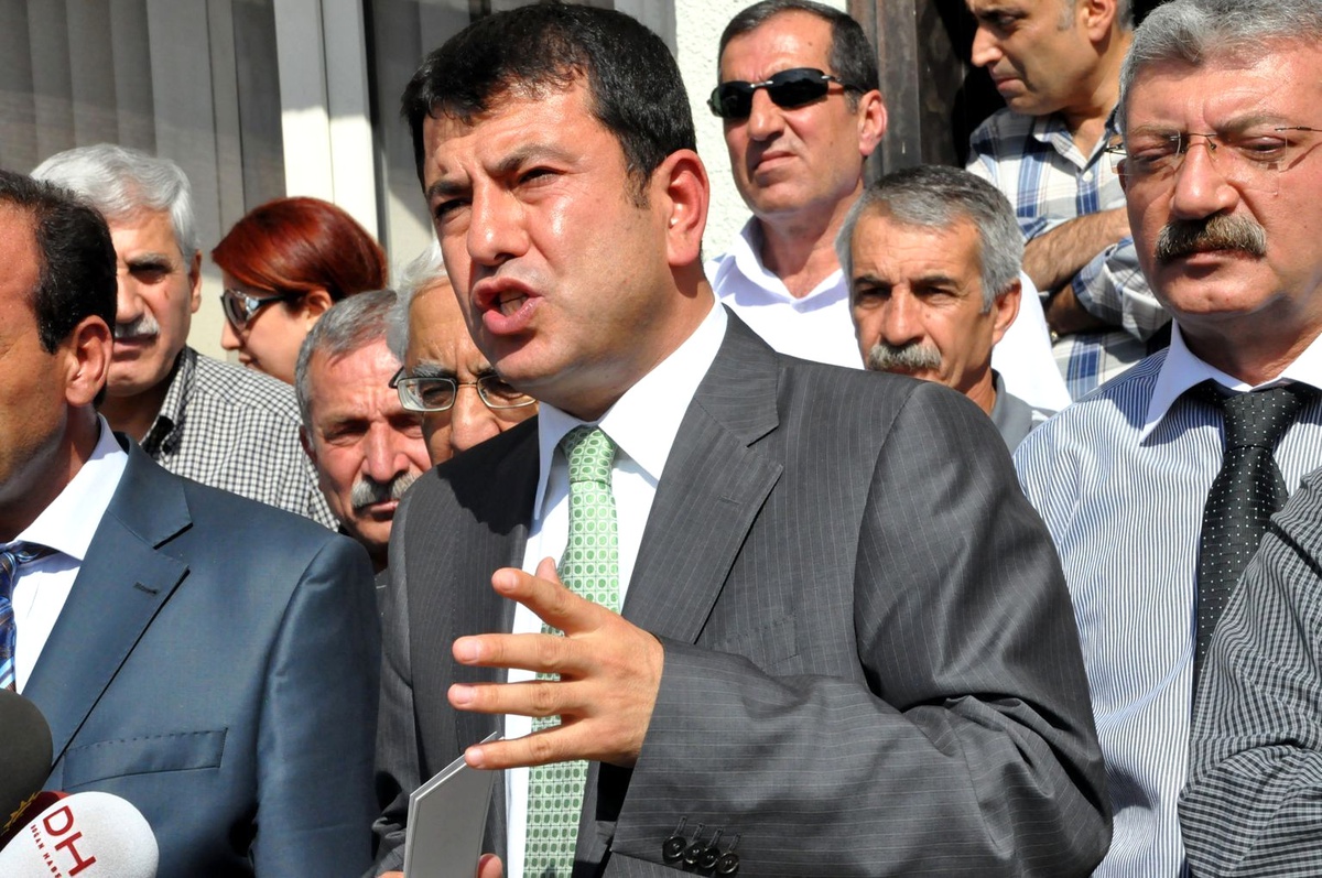 CHP\'li Ağbaba, Öğrencilere Yemekhane İstedi