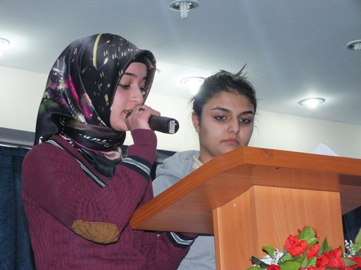 Öğrenciler Akif\'i Andı