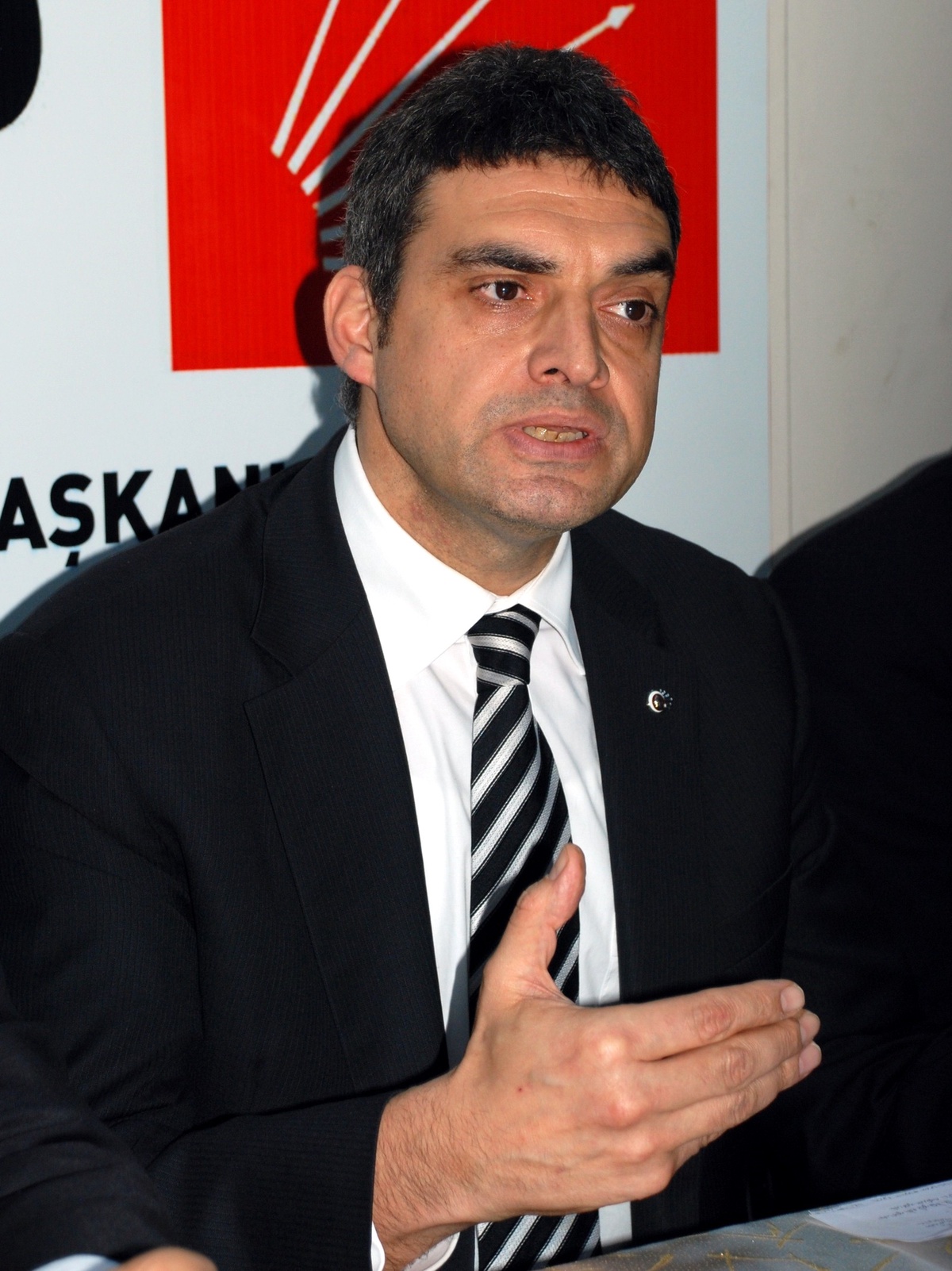 "Nasıl Davranacağımız Tüzüğümüzde Belli"