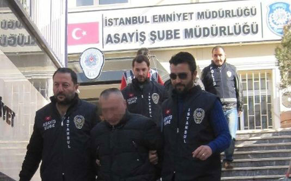 Polisten Kaçarken Lağım Çukuruna Düştü