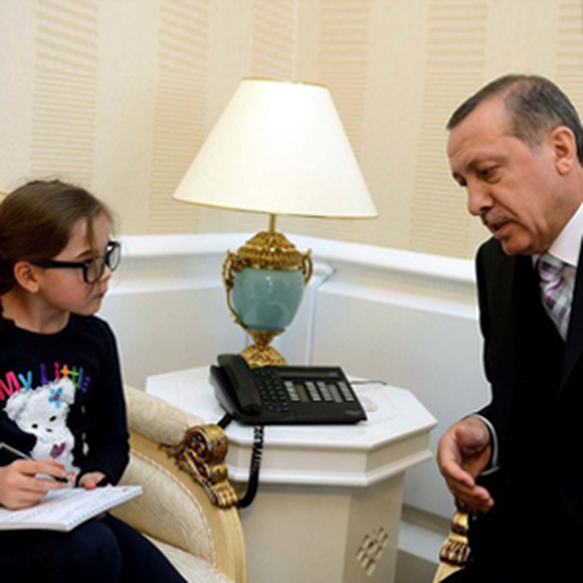 Minik Gazetecinin Başbakan Röportajı
