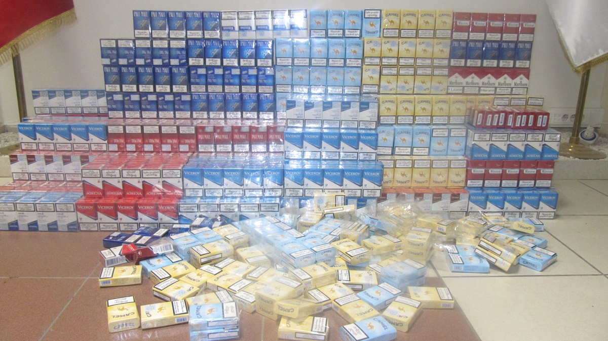 Sivas\'ta 10 Bin Paket Kaçak Sigara Ele Geçirildi