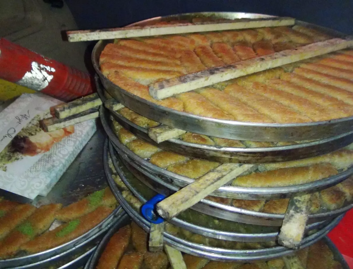 Siverek'te 300 Kilo Baklava İmha Edildi