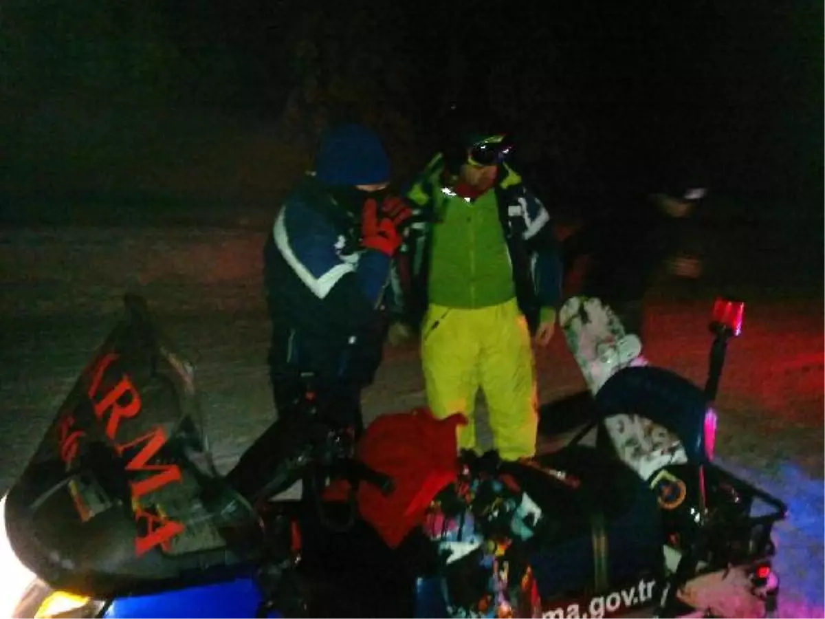 Snowboard Yaparken Kaybolan Genç Yaylada Bulundu