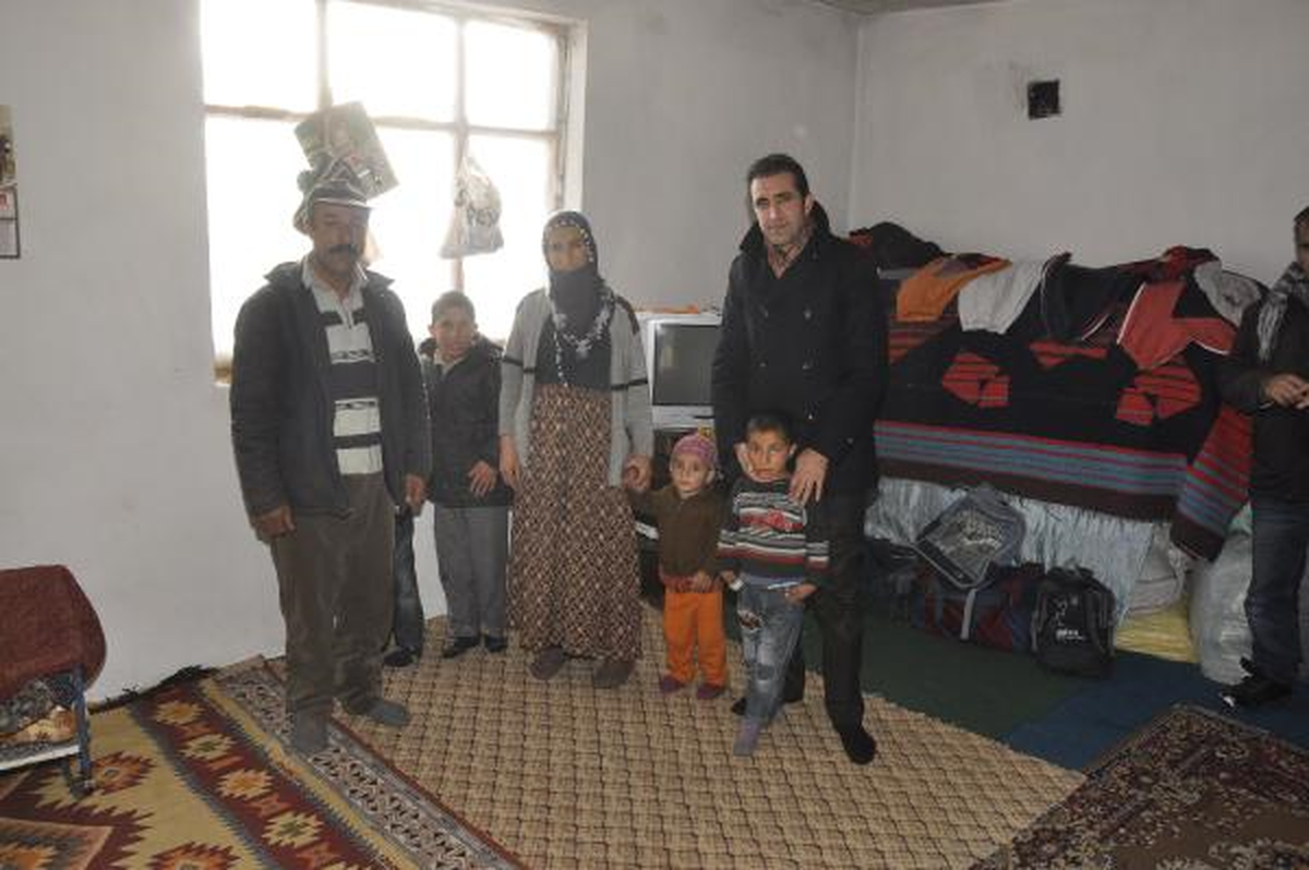 Soğuktan Donmak Üzere Olan Aileye Kaymakamlık Sahip Çıktı