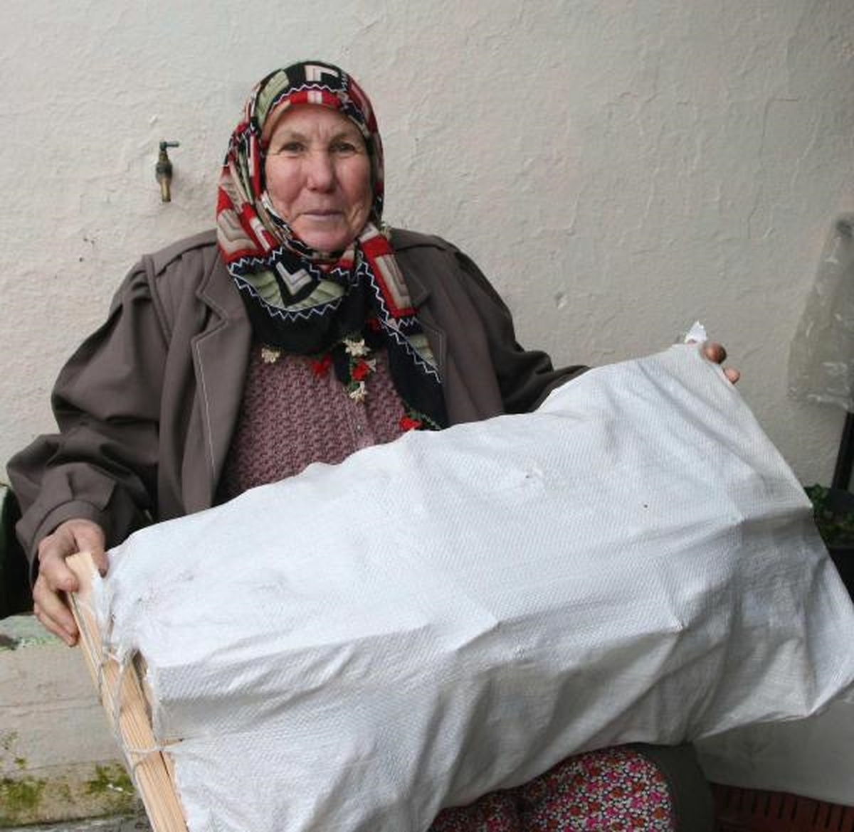 Yardım Bahanesiyle 1500 Lirasını Çaldılar