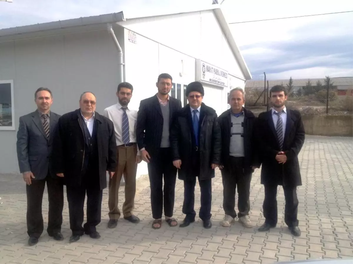 Adana\'da Suriyeli Mültecilere 16 Mescit