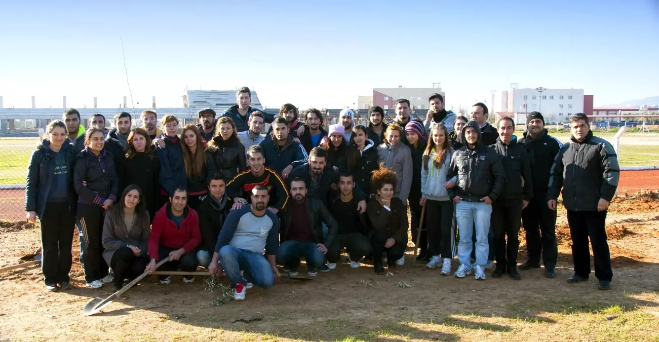 Adü\'lü Gençlerden Çevre Duyarlılığı