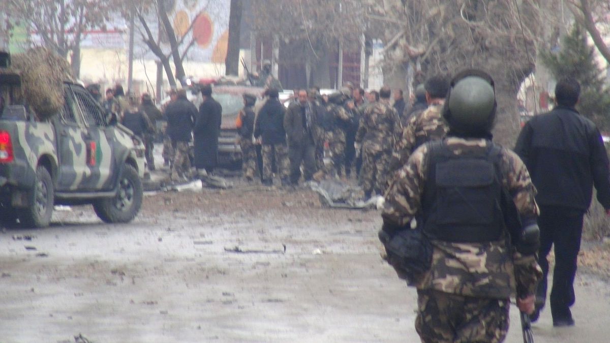 Afganistan\'da İntihar Saldırısı: 9 Ölü, 30 Yaralı