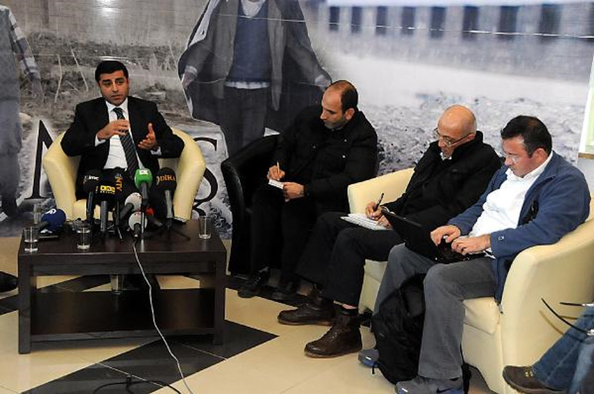 Demirtaş: Kürdistan\'ın Kaderi Çiziliyor