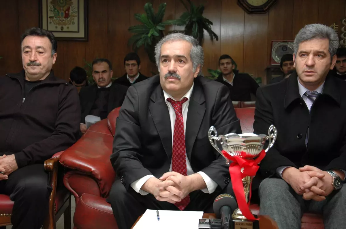 Elbistan Belediyespor U-19\'larda İl Birincisi Oldu