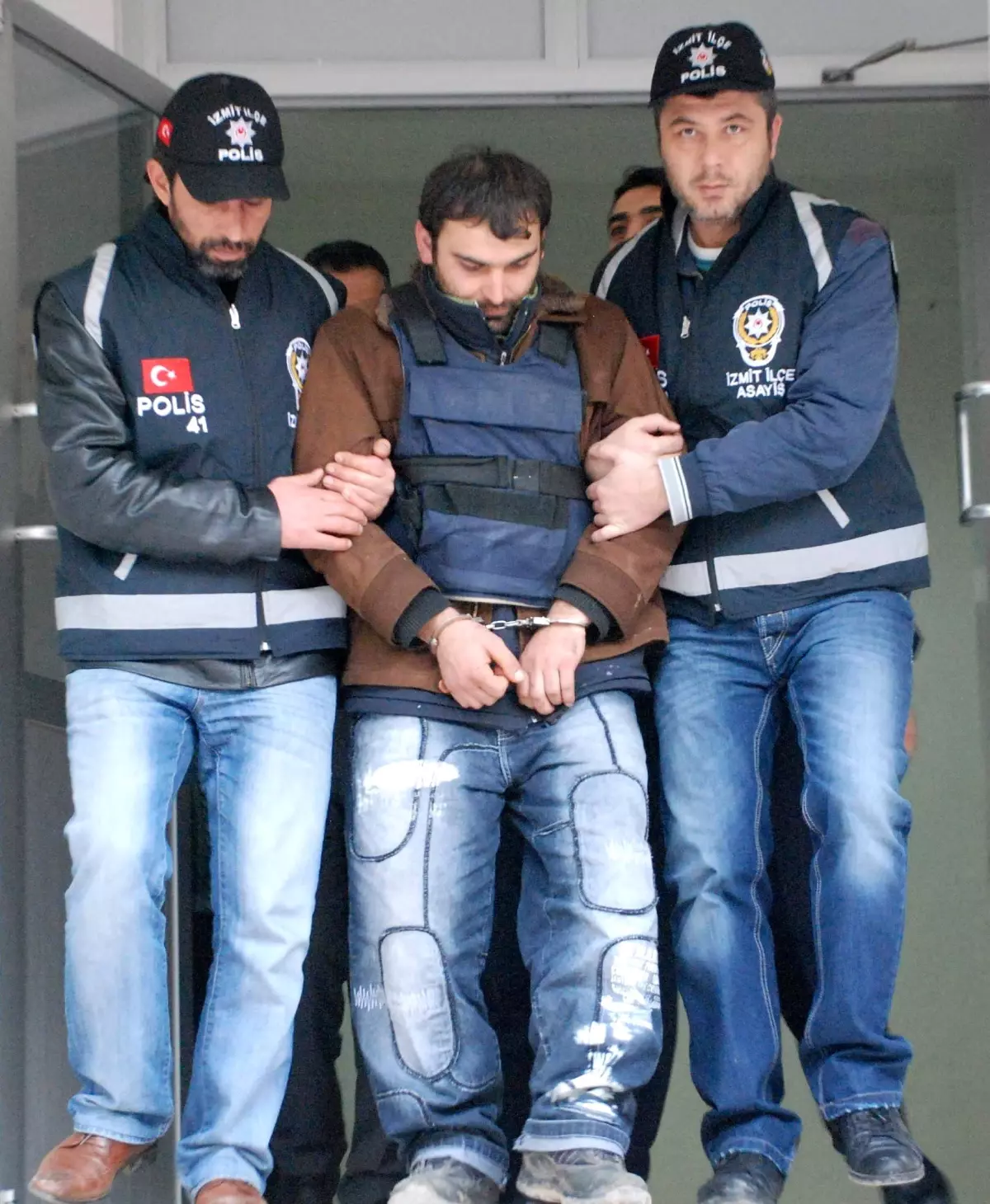 Eşini ve 3 Çocuğunu Öldüren Şahıs Tutuklandı