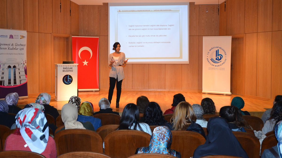 "Evliliğinizi Başka Evliliklerle Kıyaslamayın"