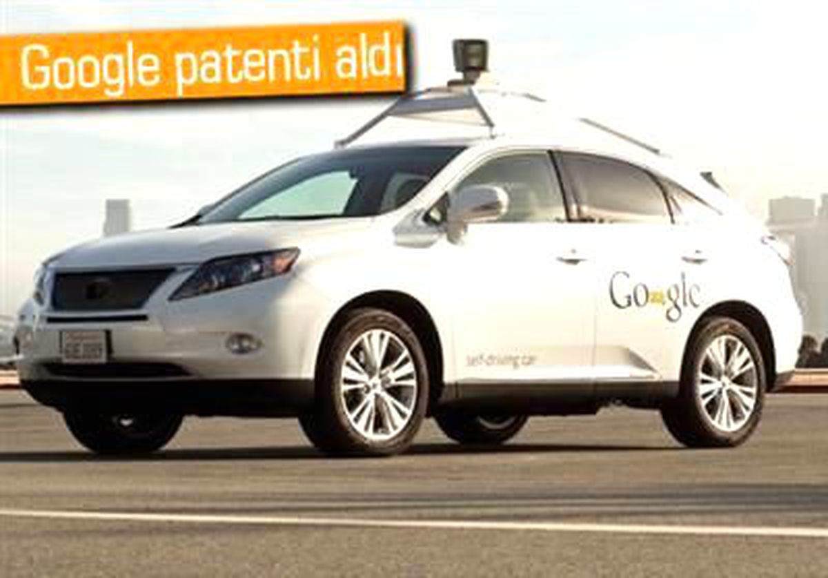 Google Sürücüsüz Otomobiline Patent Aldı