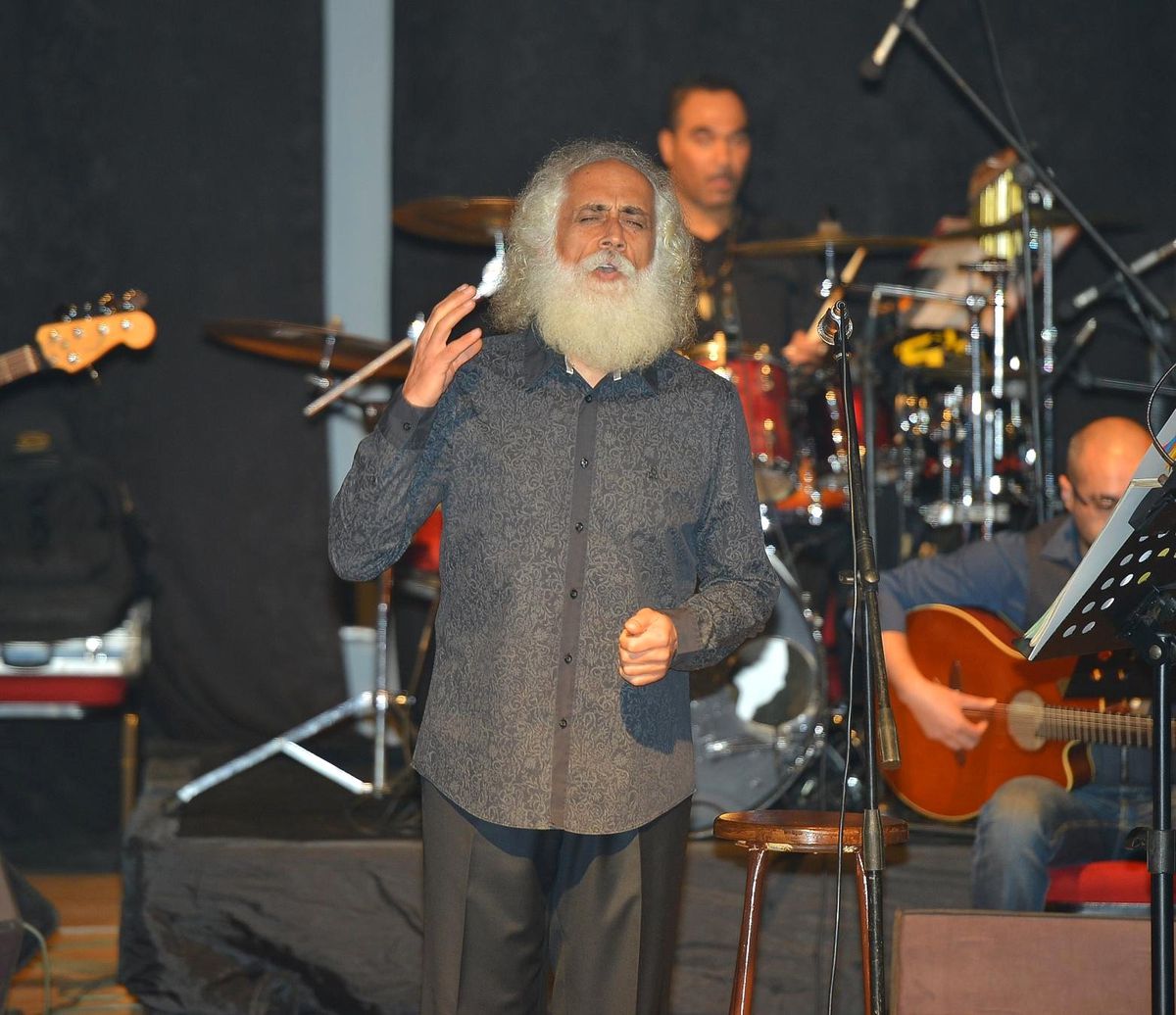 İzmir\'den Nazım\'a Sevgilerle