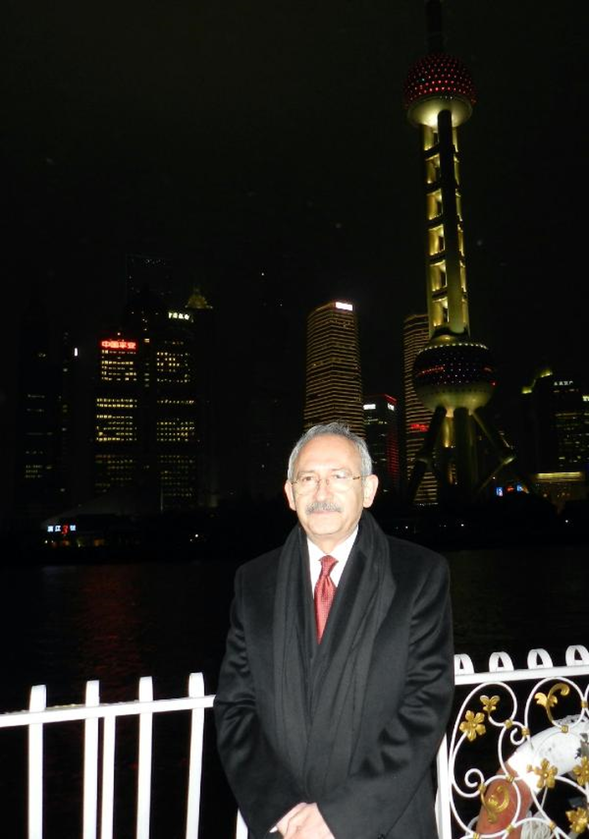 Kılıçdaroğlu Çin\'de Çkp\'nin İlk Kongresinin Yaptığı Binayı Ziyaret Etti (3)