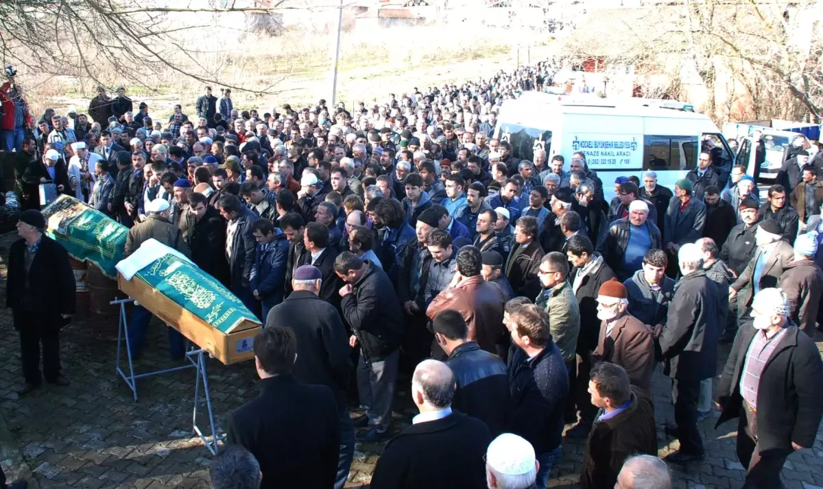 Kocaeli\'de Anne ve 3 Çocuğunun Evinde Ölü Bulunması