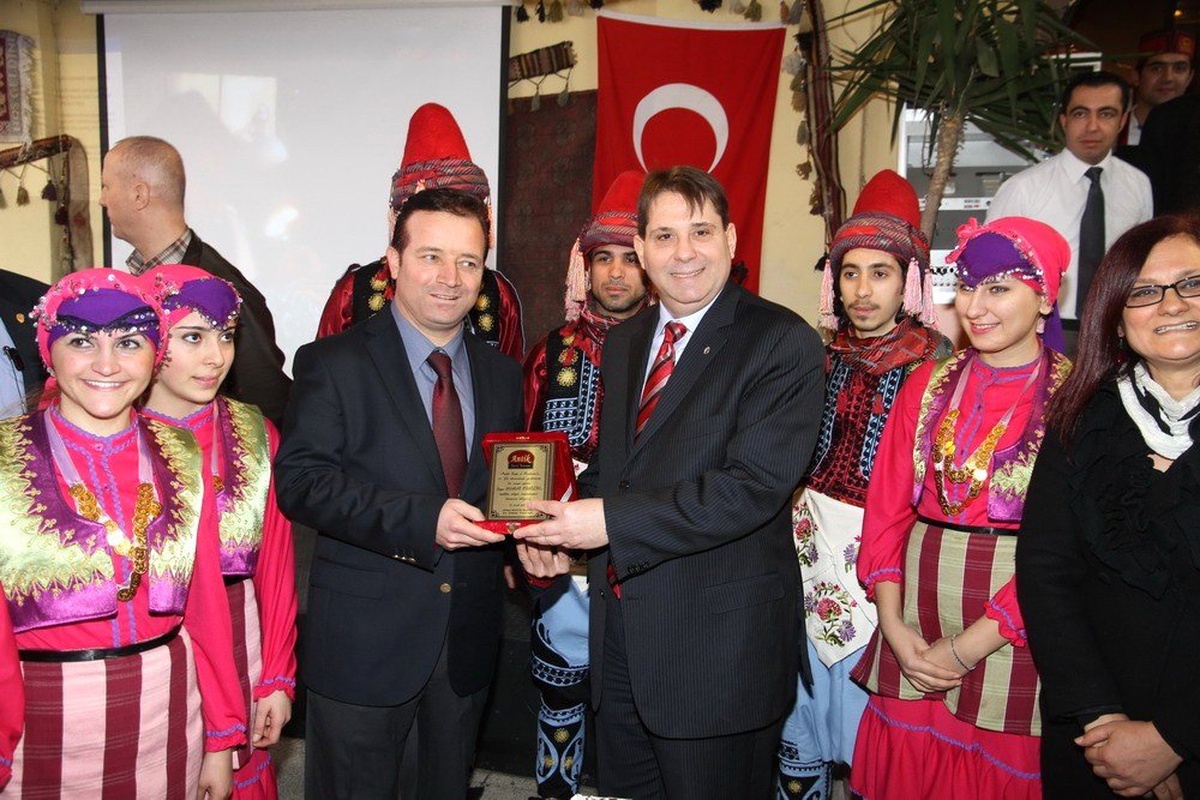 Konak Belediyesi Çarşı Esanafının Yanında