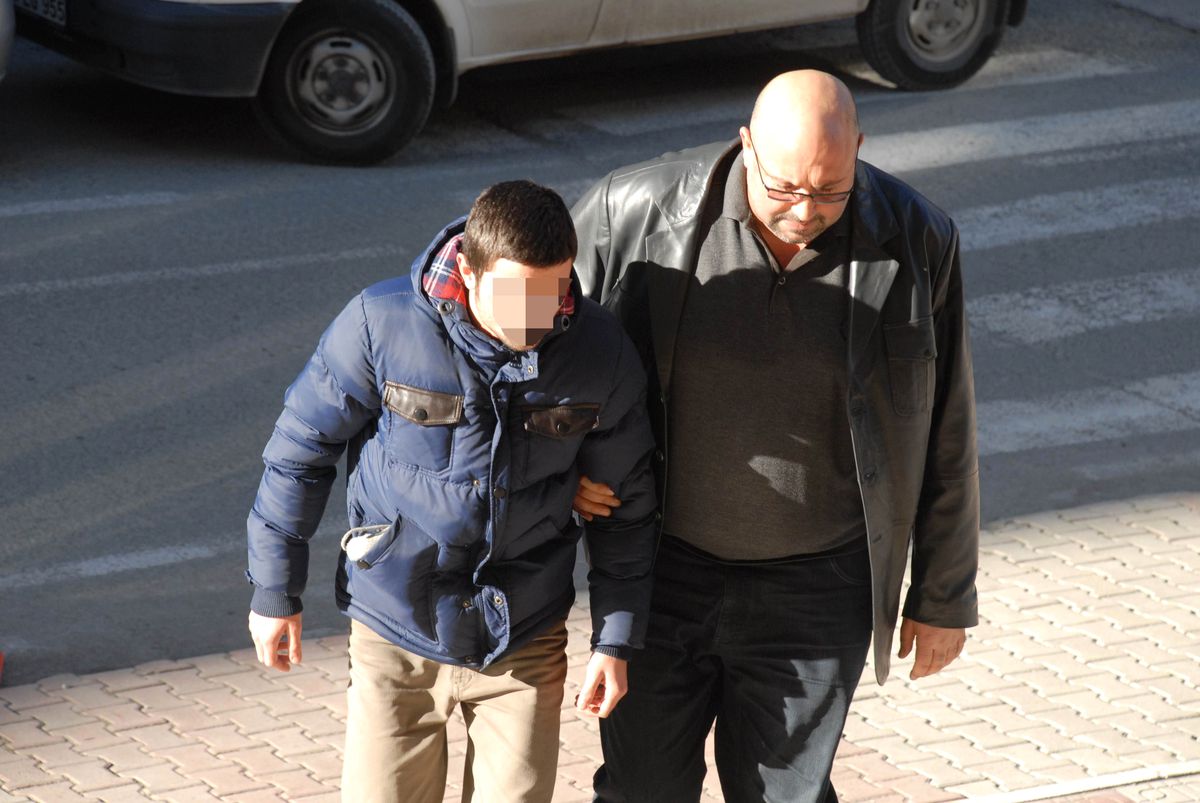\'Çıplak Resimli Şantaj\' İddiasına Tutuklama