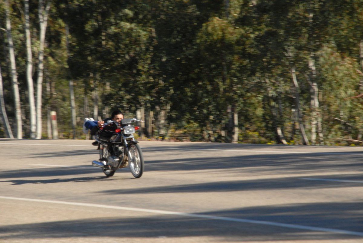 Motosiklet Üzerinde Ölümüne Yarış