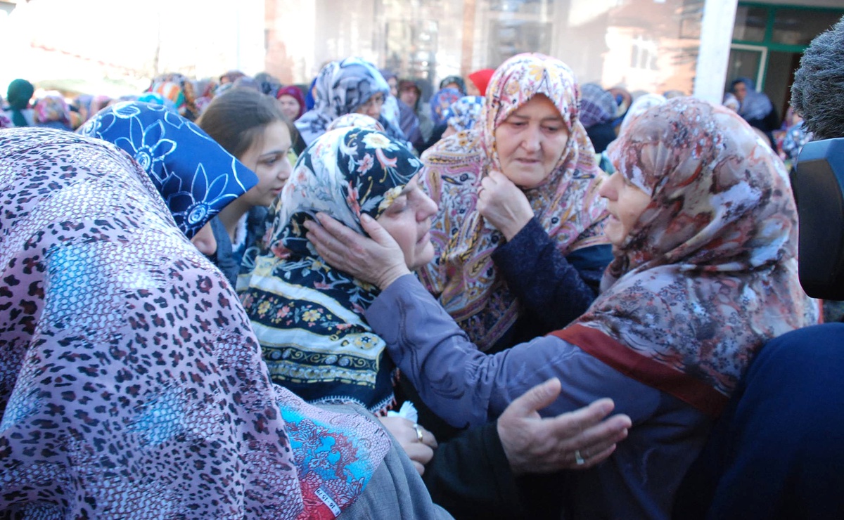 Öldürülen Anne ve Çocukları Toprağa Verildi