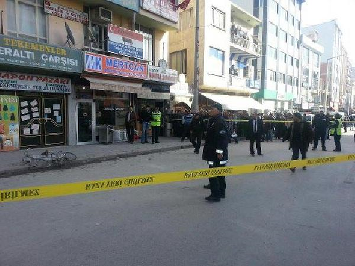 Ortağı Olan Kuzenini Öldürdü, Oğlunu Yaraladı