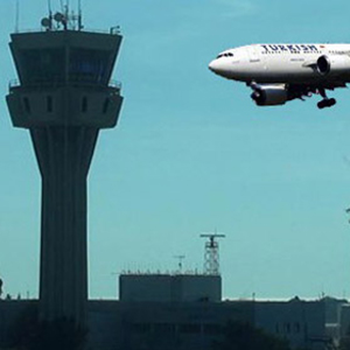 Pilot ile Kule Arasında İlginç Tartışma