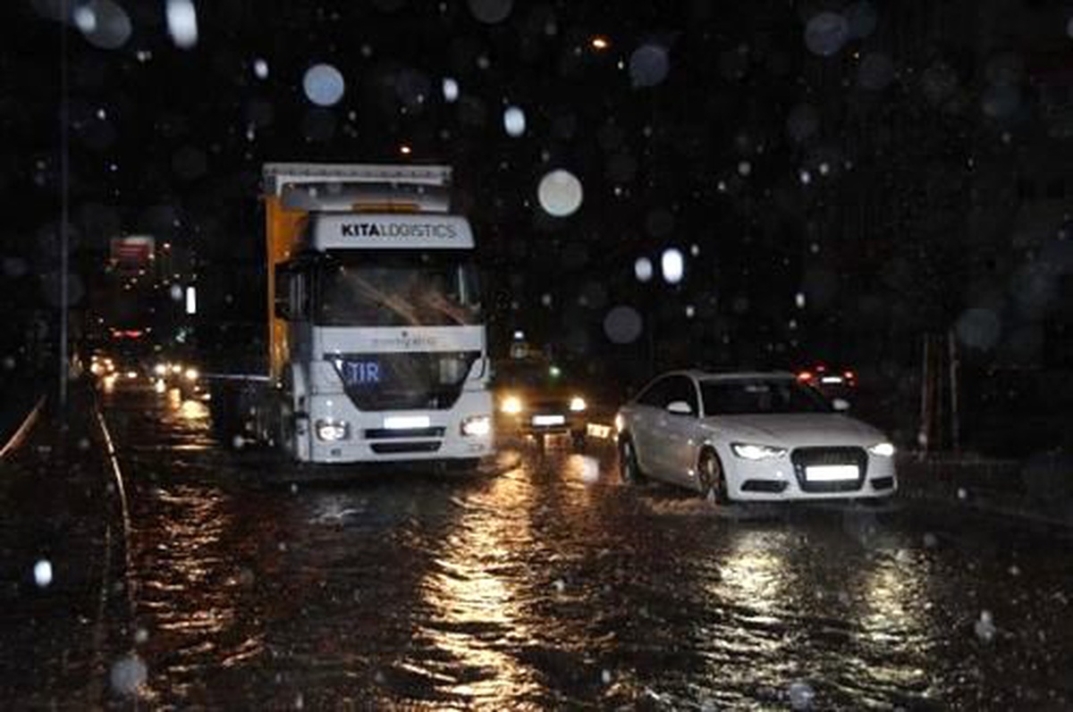 Sağanak Yağmur ve Rüzgar Hayatı Olumsuz Etkiliyor