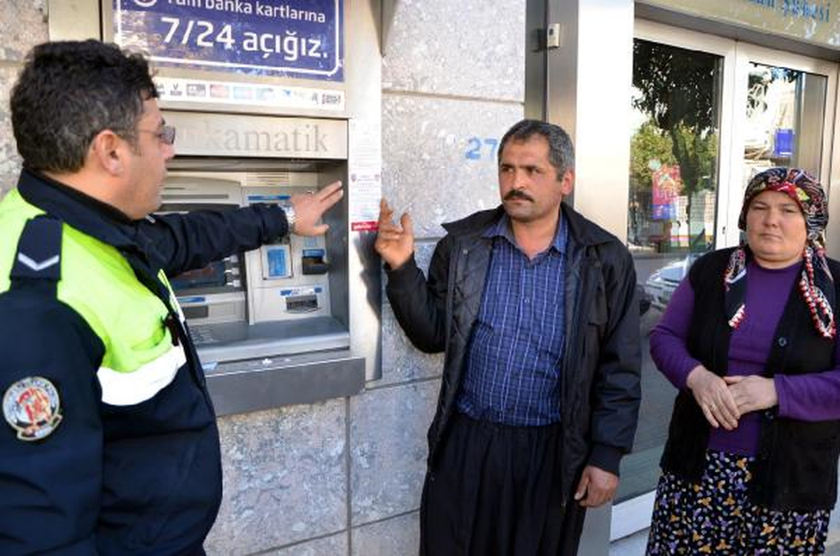 Sahte Komisere Dolandırılmaktan Eşi Kurtardı