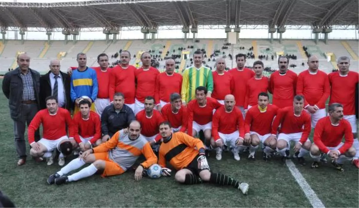 Şanlıurfa Gap Arena\'da Eski Milliler Galip