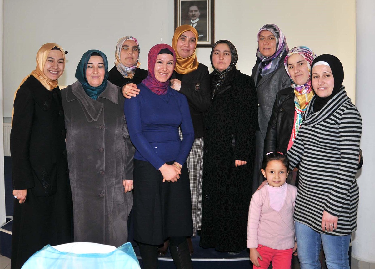 Sınıf Anneleri Mamak Dayanışma Merkezi\'nde Bir Araya Geldi