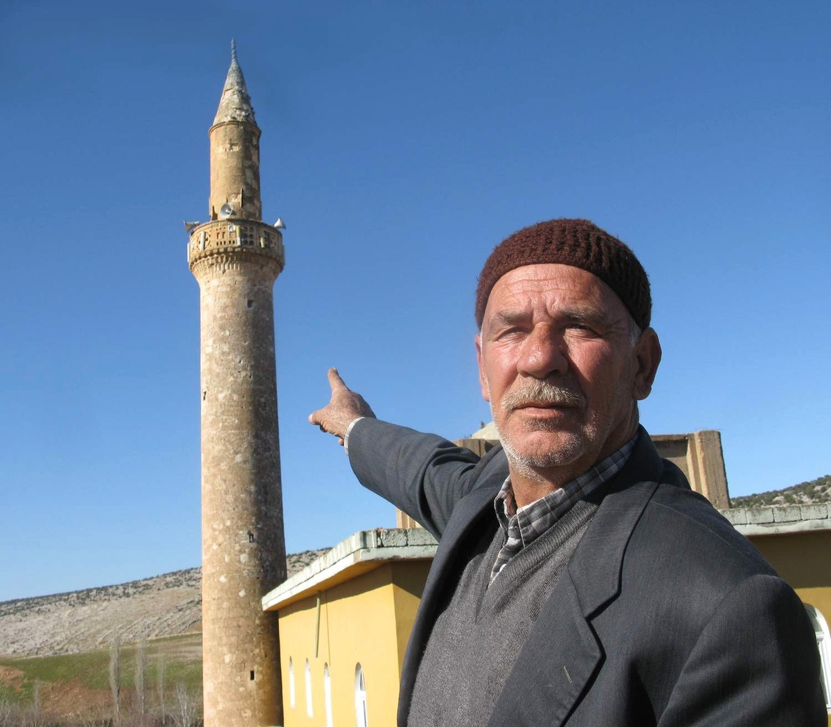 Tarihi Minare Yetkililerin İlgisini Bekliyor